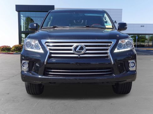 Used 2014 Lexus LX 570 4WD w/ Luxury Package image 8
