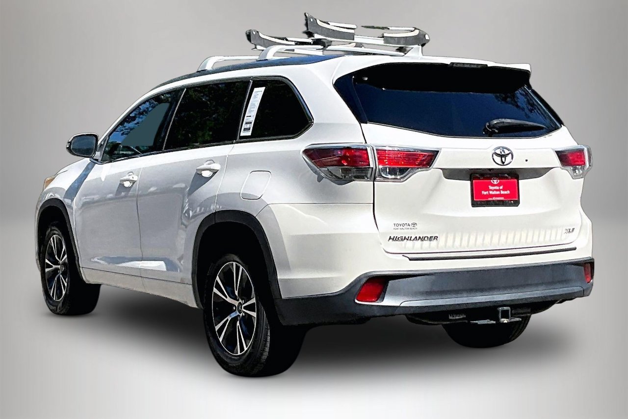 Used 2016 Toyota Highlander XLE FWD image 4