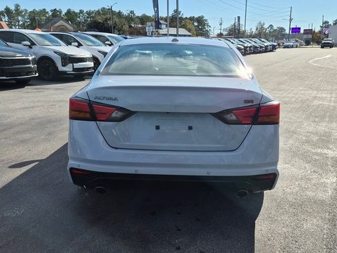 Used 2023 Nissan Altima 2.5 SR image 3