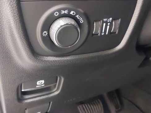 Used 2021 Jeep Grand Cherokee L Laredo AWD/4WD image 23