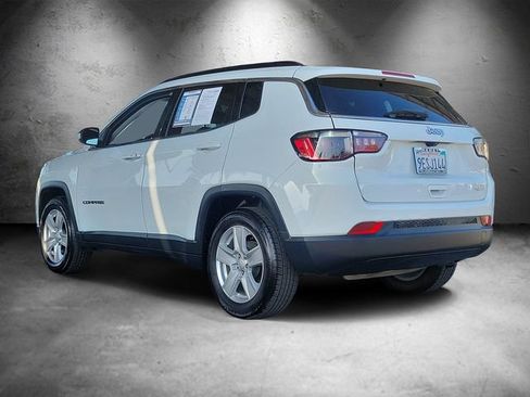 Used 2022 Jeep Compass Latitude FWD image 4