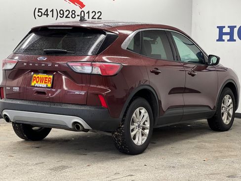 Used 2021 Ford Escape SE image 3