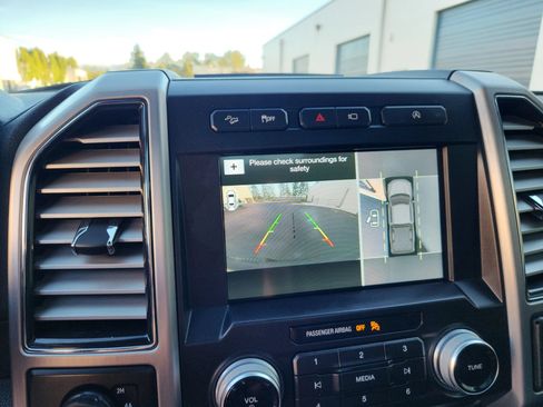 Used 2018 Ford F150 Platinum w/ Equipment Group 701A Luxury AWD/4WD image 15
