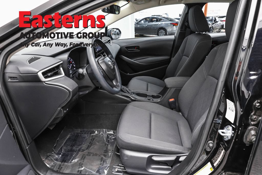 Used 2025 Toyota Corolla LE FWD image 14