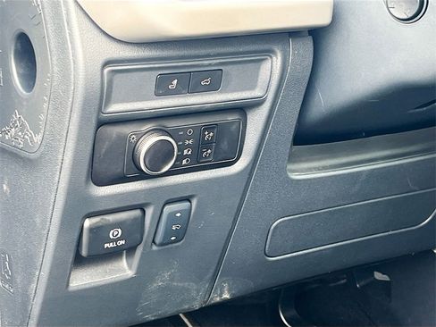 Used 2024 Ford Expedition XLT image 10