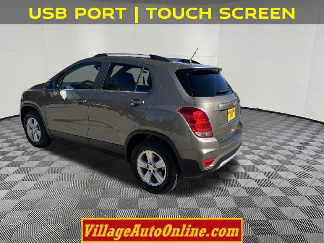 Used 2020 Chevrolet Trax LT w/ Driver Confidence Package AWD/4WD image 2