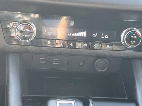 Used 2024 Mitsubishi Outlander FWD image 24