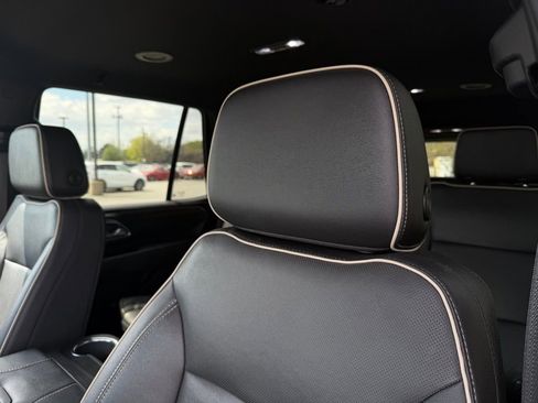 Used 2023 Chevrolet Tahoe Premier AWD/4WD image 13