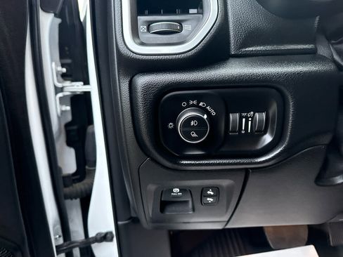 Used 2019 RAM 1500 Big Horn image 18
