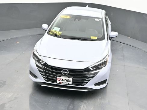 Used 2025 Nissan Versa SV image 34