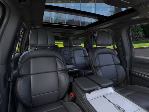 New 2026 Lincoln Navigator L Reserve w/ Jet Appearance Package AWD/4WD image 10