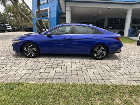 Used 2025 Hyundai Elantra Limited FWD image 32