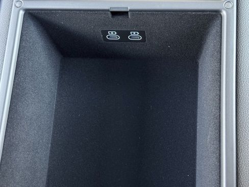 Used 2025 Genesis G80 2.5T AWD/4WD image 40