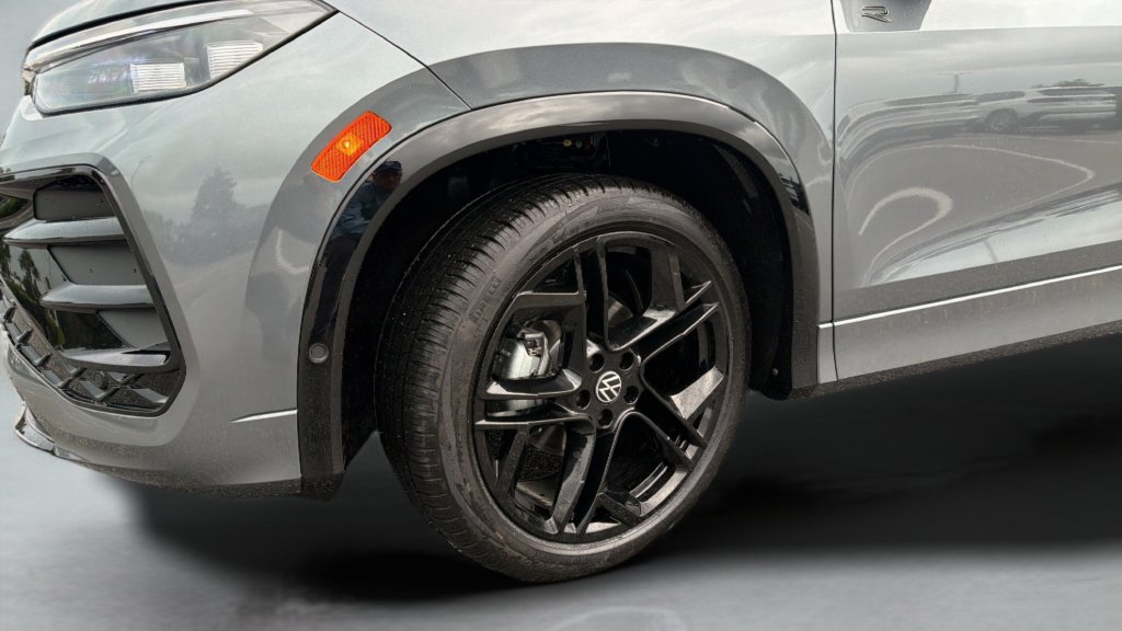 New 2026 Volkswagen Tiguan SE R-Line FWD image 38