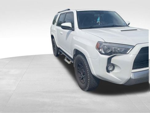 Used 2019 Toyota 4Runner TRD Off-Road AWD/4WD image 2