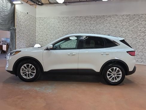 Used 2021 Ford Escape SE w/ Convenience Package image 4