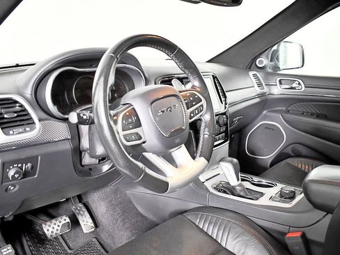 Used 2019 Jeep Grand Cherokee SRT image 38