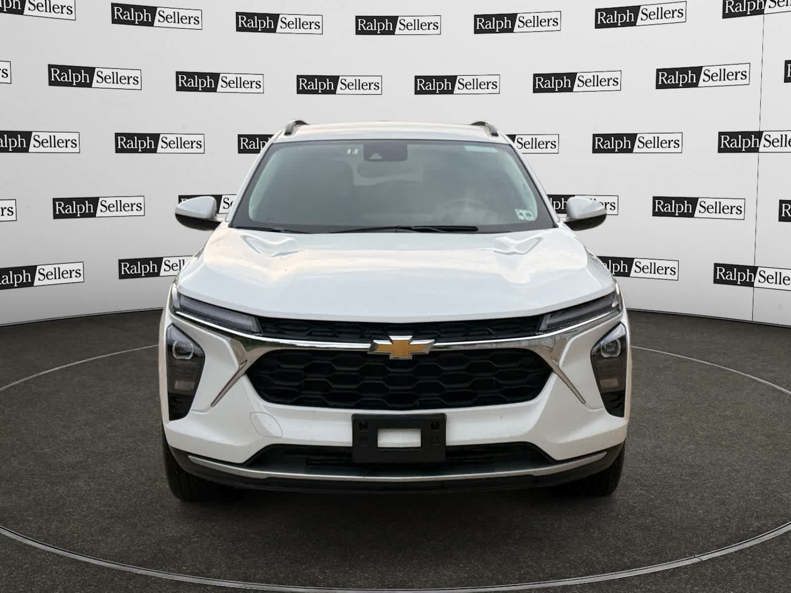 Used 2025 Chevrolet Trax LT w/ LT Convenience Package FWD image 7