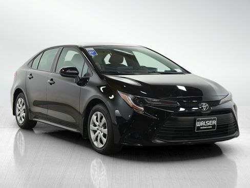 Used 2025 Toyota Corolla LE image 7