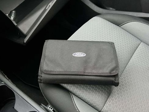 Certified 2017 Ford Escape SE image 32