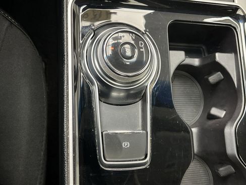 Used 2019 Ford Edge SEL image 28