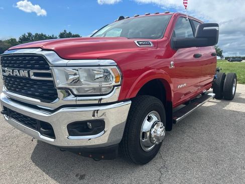 Used 2024 RAM 3500 SLT w/ Quick Order Package 2YG SLT AWD/4WD image 7