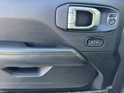 Certified 2025 Jeep Wrangler Sahara w/ Safety Group AWD/4WD image 13