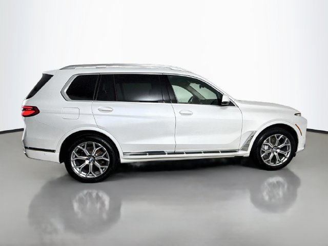 Used 2027 BMW X7 xDrive40i AWD/4WD image 11