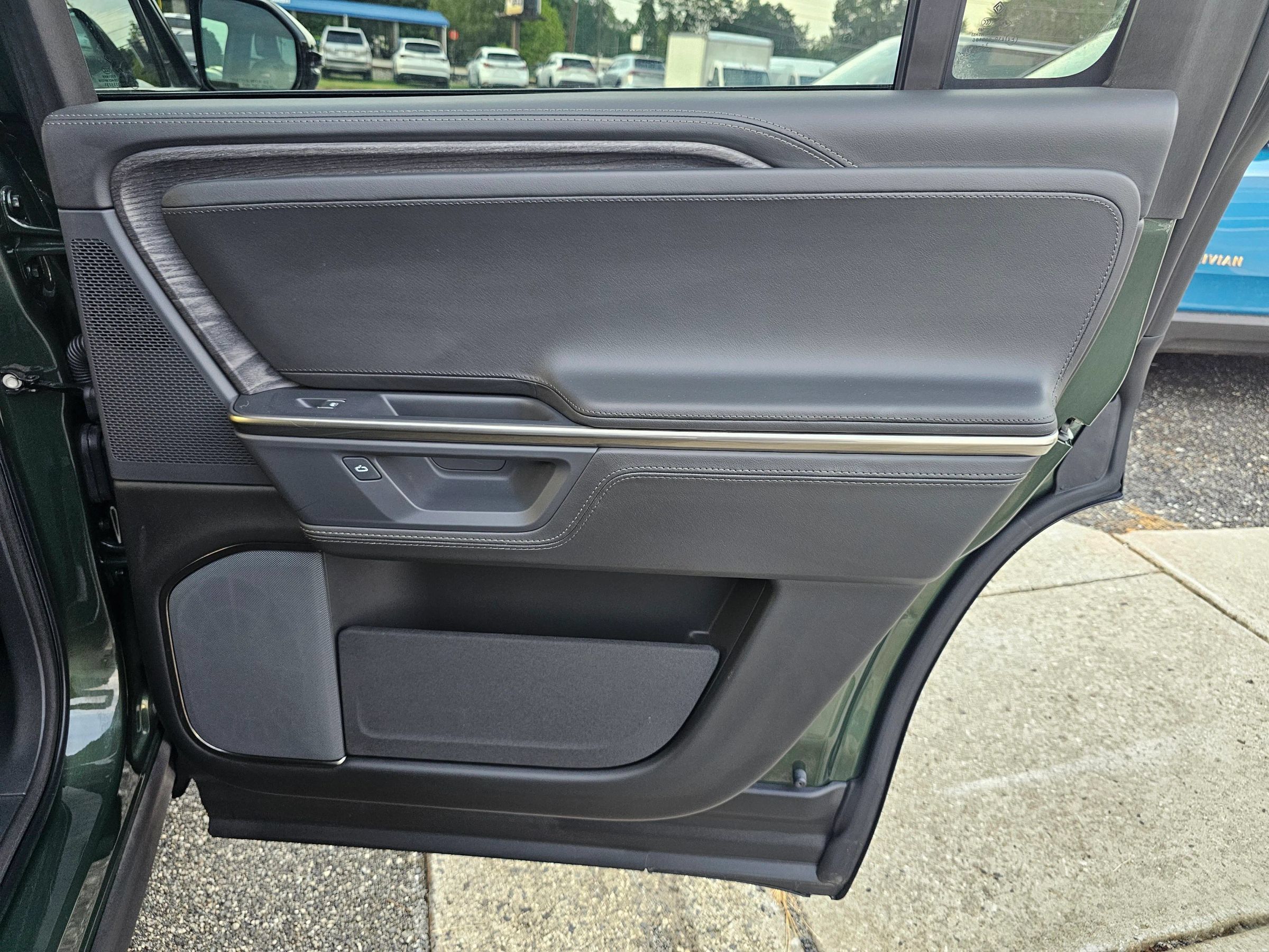 Used 2025 Rivian R1S Adventure Dual AWD/4WD image 29