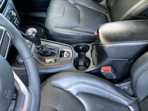 Used 2021 Jeep Cherokee Latitude Lux w/ Comfort/Convenience Group image 13