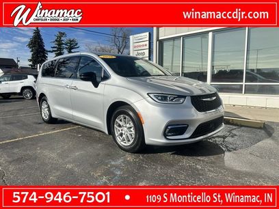 New 2026 Chrysler Pacifica Select