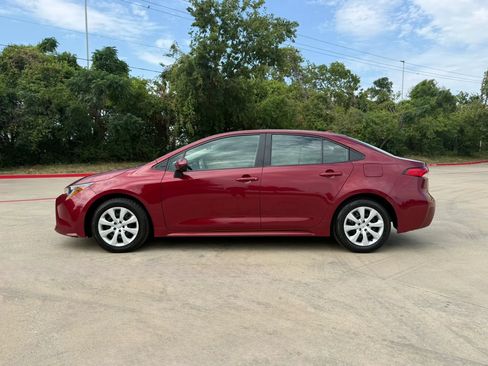 Used 2024 Toyota Corolla LE FWD image 3