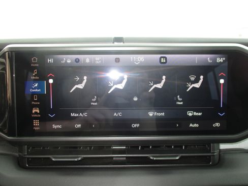 Used 2025 Jeep Wrangler Unlimited Sahara AWD/4WD image 23
