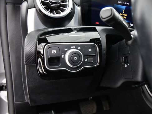 Used 2023 Mercedes-Benz CLA 250 4MATIC image 11