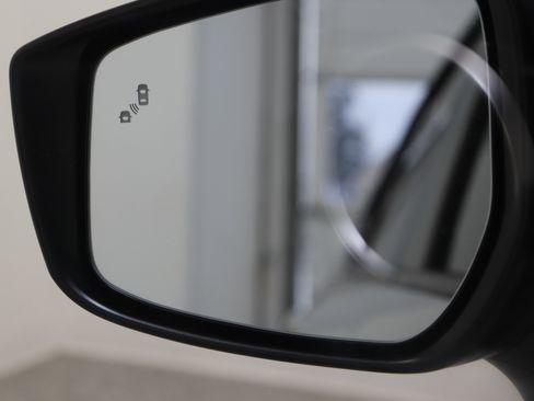 Used 2025 Nissan Versa SV w/ Trunk Package image 21