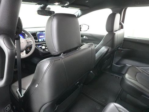 New 2026 Chrysler Pacifica Select image 23