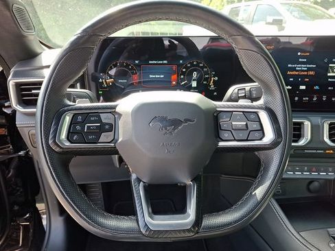 Used 2025 Ford Mustang GT Premium RWD image 15
