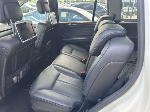Used 2011 Mercedes-Benz GL 450 4MATIC image 16