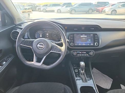 Used 2022 Nissan Kicks SV FWD image 11