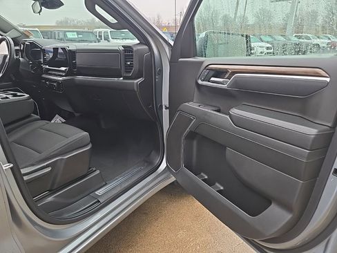 Used 2025 Chevrolet Silverado 1500 LT AWD/4WD image 75