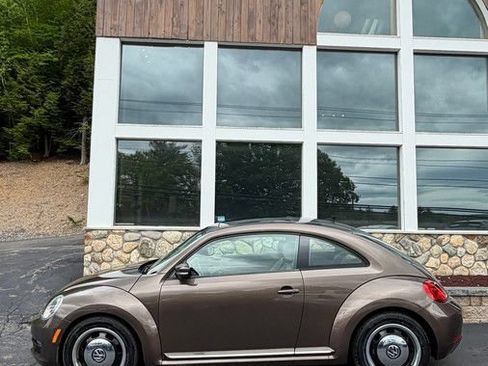 Used 2014 Volkswagen Beetle 1.8T FWD image 28