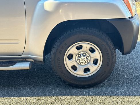 Used 2011 Nissan Xterra X image 12