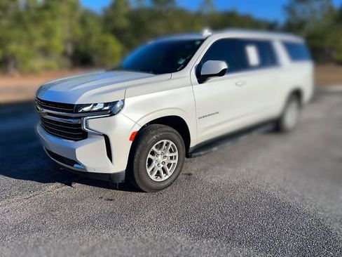 Used 2022 Chevrolet Suburban LT RWD image 1
