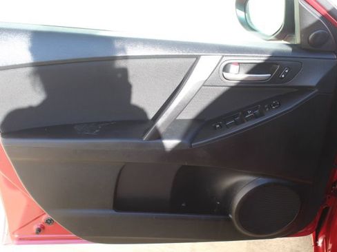 Used 2013 MAZDA MAZDA3 i Touring image 13