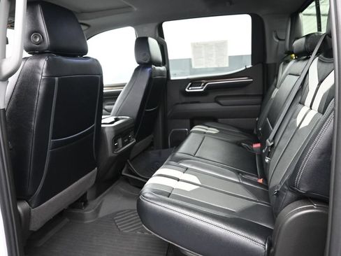 Used 2022 Chevrolet Silverado 1500 RST AWD/4WD image 18