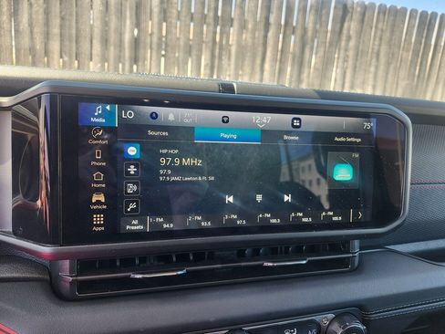 Used 2025 Jeep Wrangler Unlimited Rubicon image 15