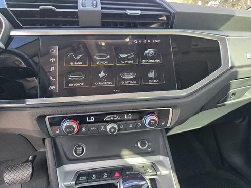 Used 2024 Audi Q3 2.0T Premium image 21