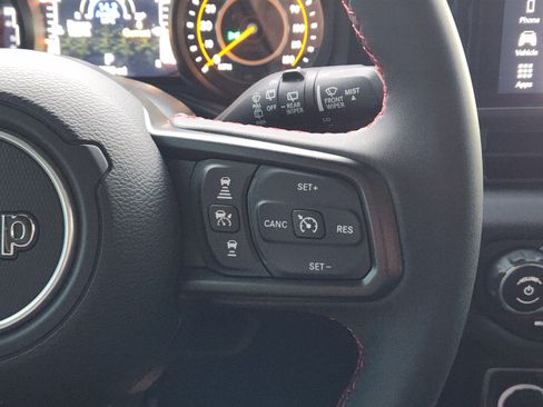 Used 2024 Jeep Wrangler Unlimited Rubicon AWD/4WD image 24