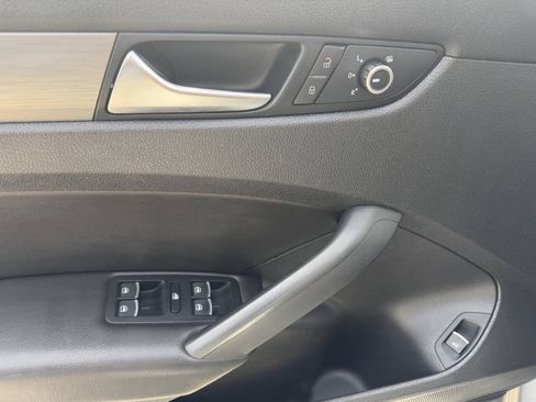 Used 2014 Volkswagen Passat 1.8T SE FWD image 28