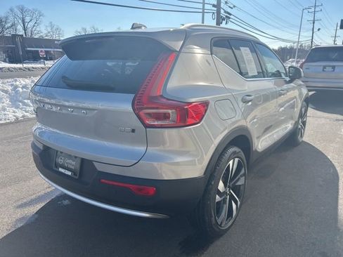 Certified 2025 Volvo XC40 B5 Plus AWD/4WD image 5